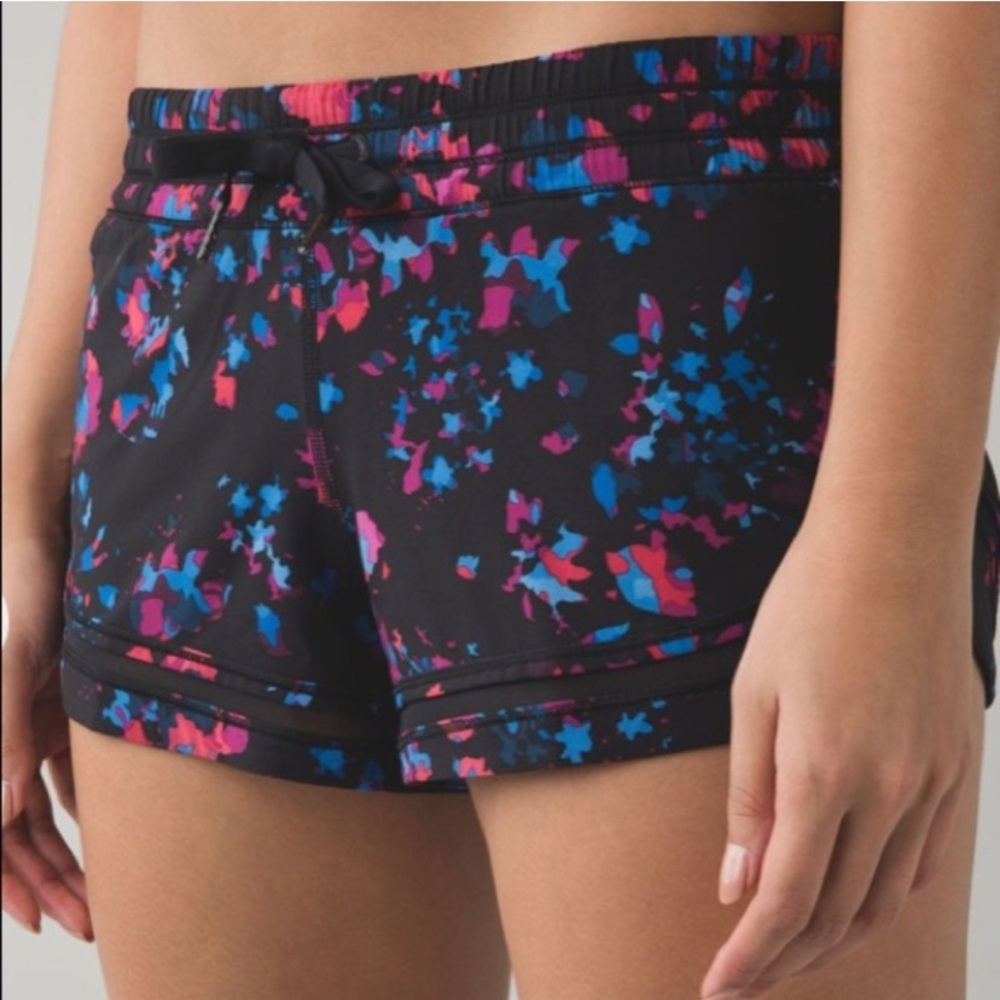 LuluLemon Make a move Short
